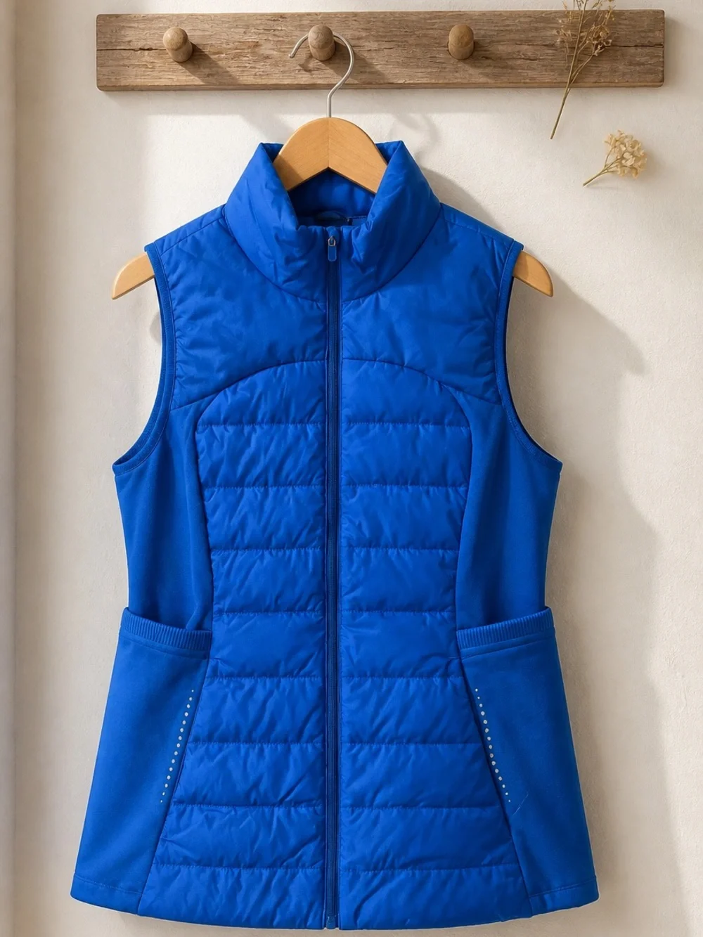 Lululemon NWT Down For It All Vest Pipe Dream Blue 8